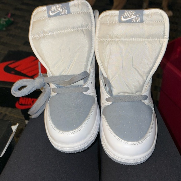 Jordan 1 Stealth size 6.5 grade school. Never worn. Brand new. - Picture 1 of 7